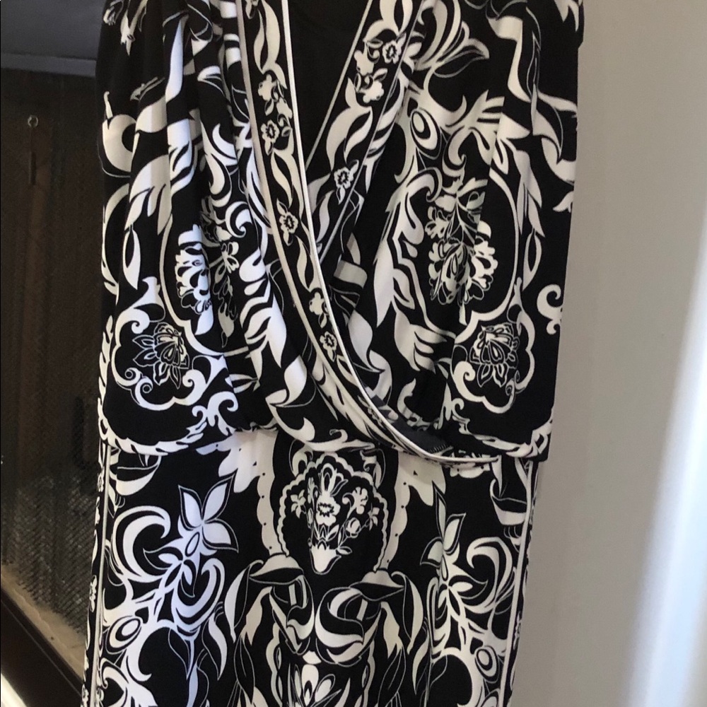 WHBM DRESS Size M - Picture 2 of 5